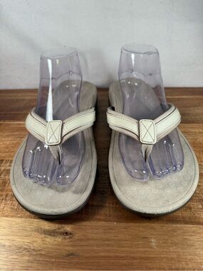 Vionic Toe Post Sandal Cream/Tan Size 10